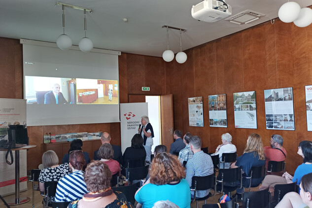 On-line vstup J. Vajčnera, MK a K. Kosová, PÚ SR