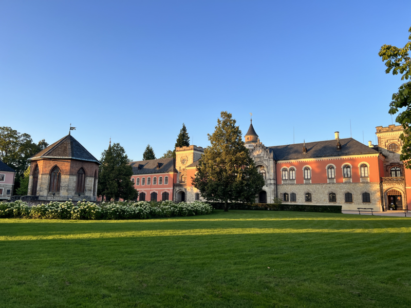 Sychrovský zámek